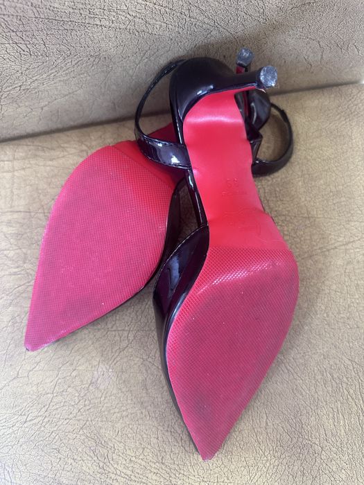 Обувки Louboutin 39 номер