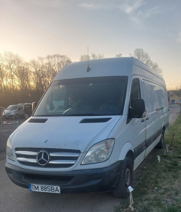Vând Mercedes Sprinter