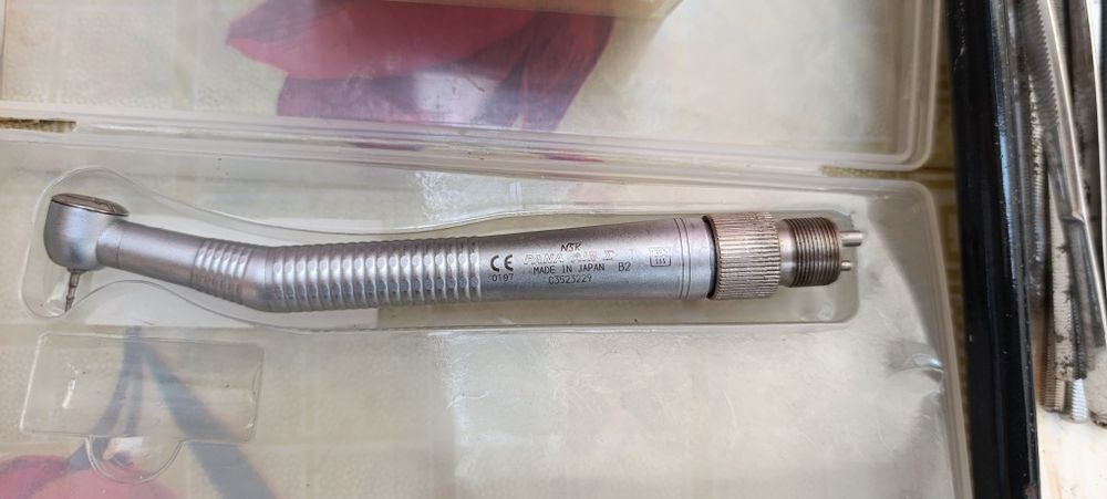 Продавам зъболекарски инструменти