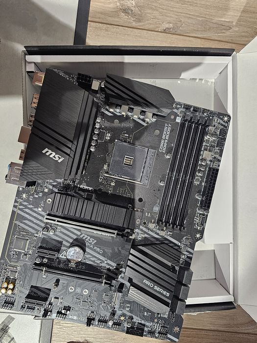 Продам материнскую плату MSI B550