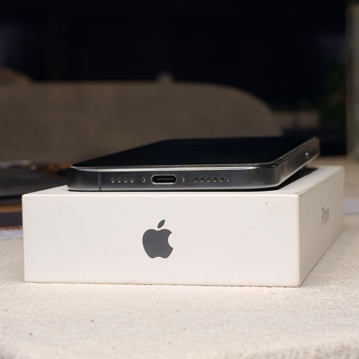 iPhone 15 Pro Max 256GB Black гаранционен до 2028