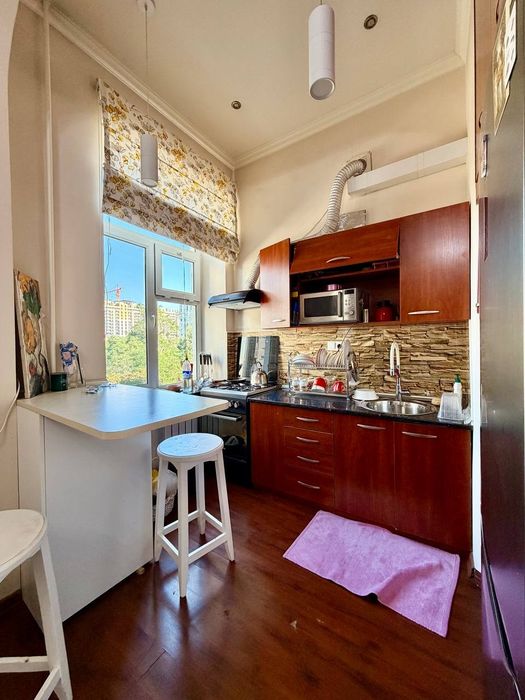 Минор метро 2/3/3 Сталинка 60м²