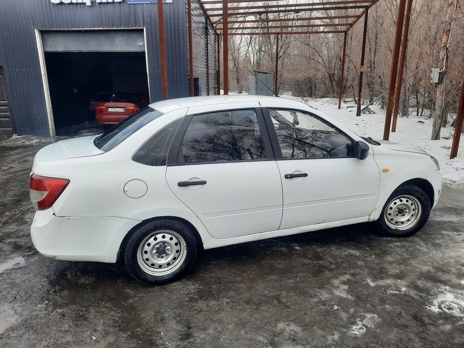 Продам лада гранта. 2016г.  8 клапаный двигатель.