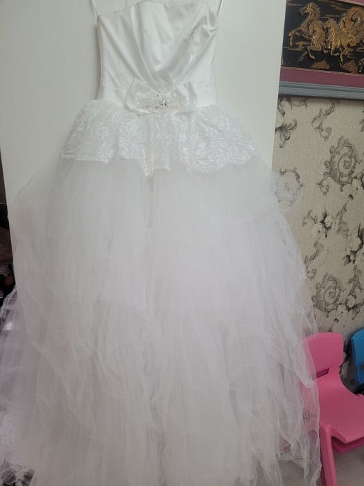 Продам свадебные платья