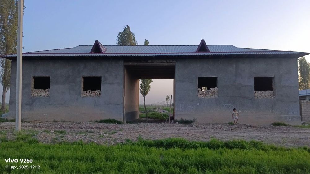 Yer sotiladi Shaxarga yaqin