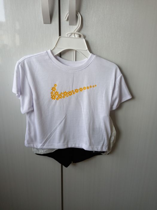 Костюмче на Nike за момиче