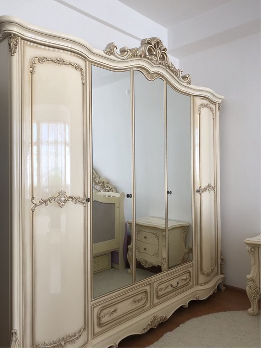 Спальный гарнитур в идеальном состоянии