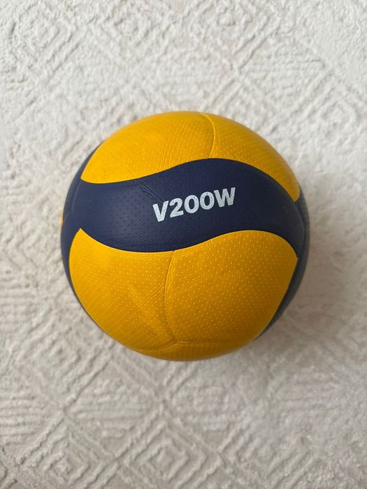 Волейбольный мяч