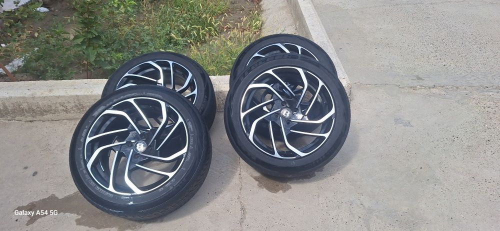 R17 Cobalt 215 55