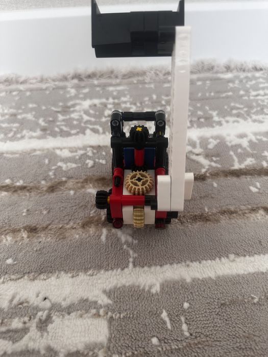 Продам оригинальный лего техник