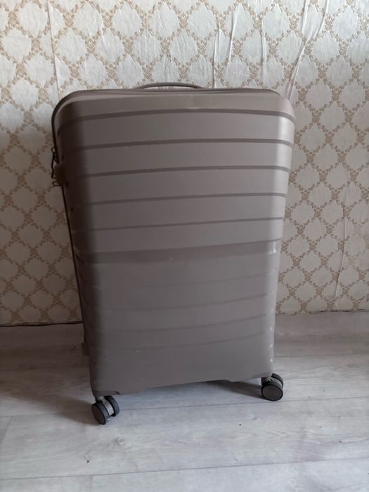 чемодан  большой 25к