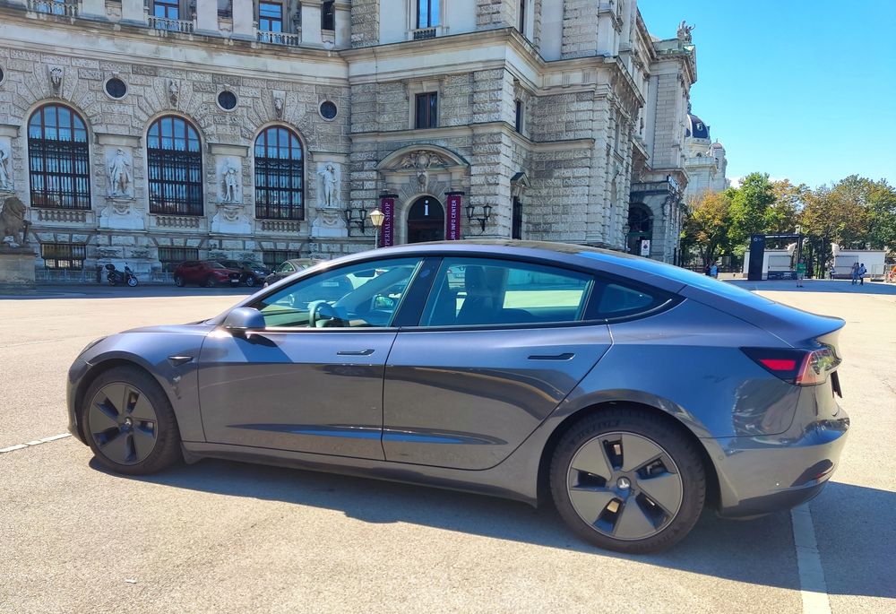 Отдавам под наем Тесла 3 LR DM за абитуриетски бал, сватба или др