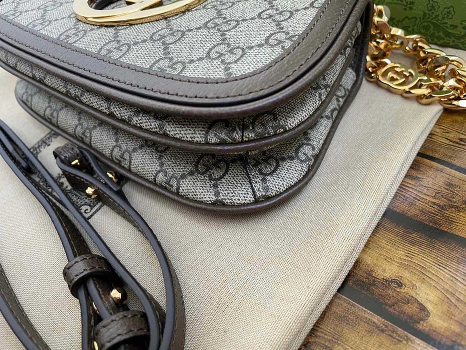 Оригинална Малка Чанта Гучи Blondie Златно Gucci GG Supreme Canvas