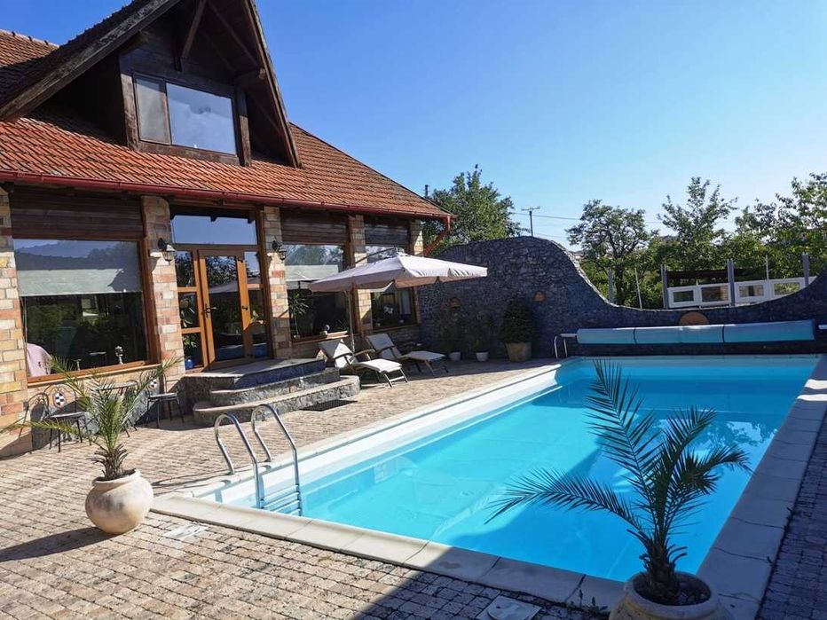 Casa cu piscina si teren in Archia - Deva