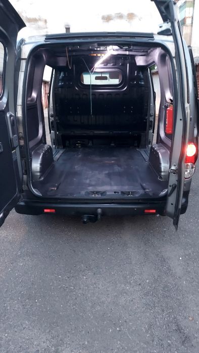 Vând nisan nv200