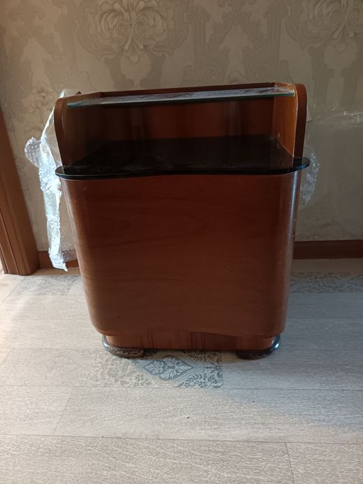 Продам не дорого трюмо и тумбачку.