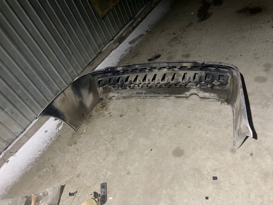 Продам задний бампер на приора 1