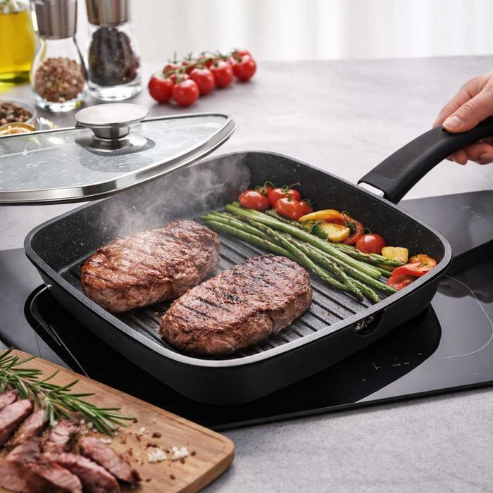 Tigaie grill patrata Royalty Line 24 cm cu capac sticla