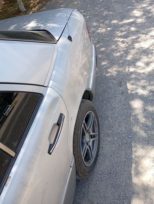 Мерседес бенз  w124
