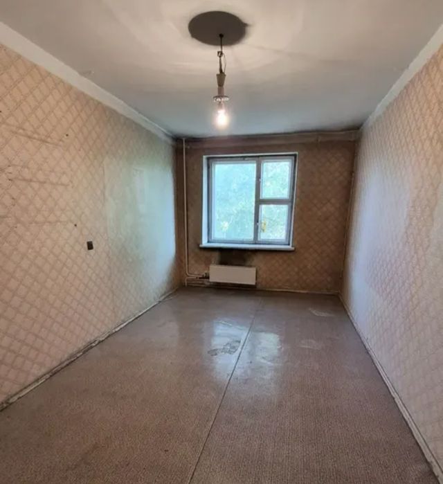 продам 3-х ком. 72кв. 3мкр. 2-этаж