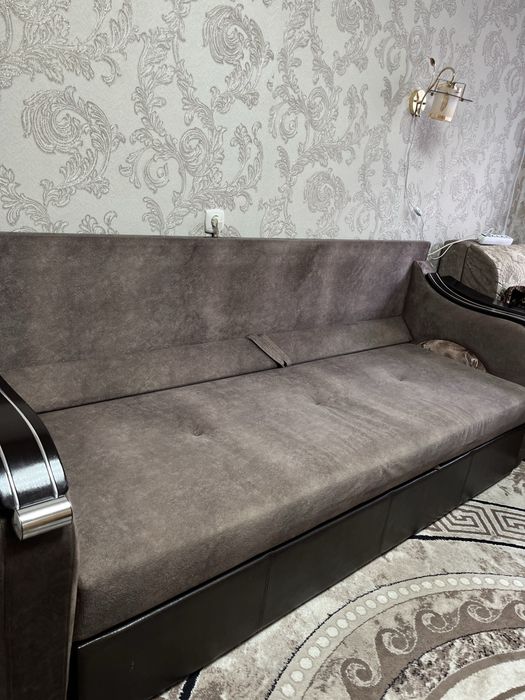 Продам диван в хорошем состоянии