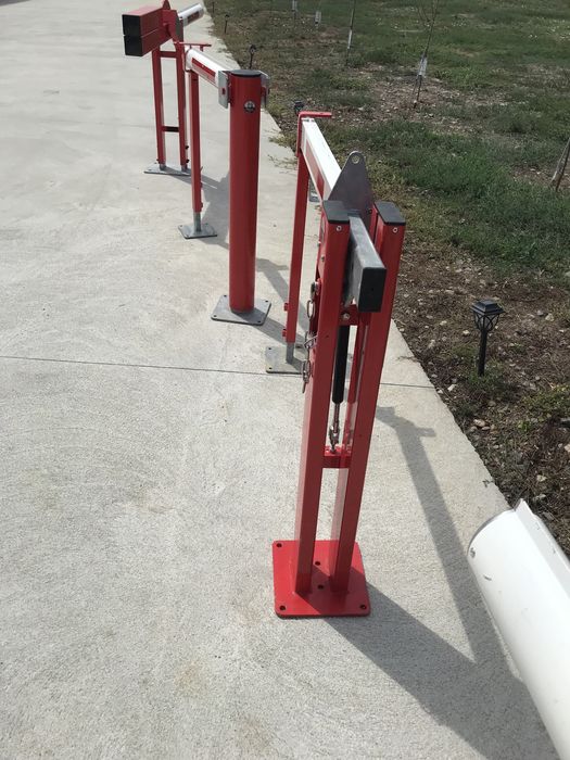 Barieră pentru căi de acces, oțel