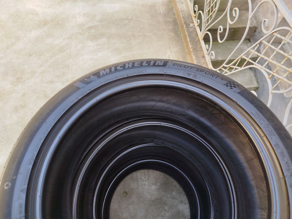 245 45 R19 Shina Michelin