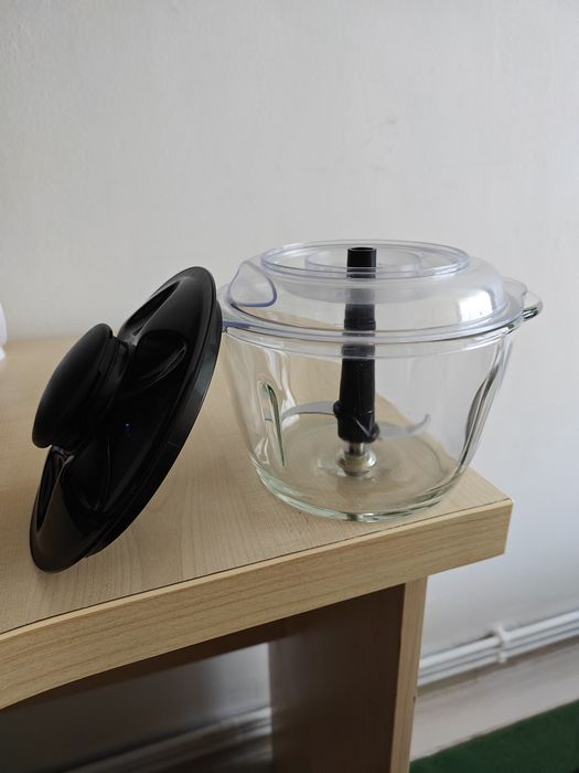 Bol din sticla si cutit nou pt tocator Russel Hobbs 24662 56