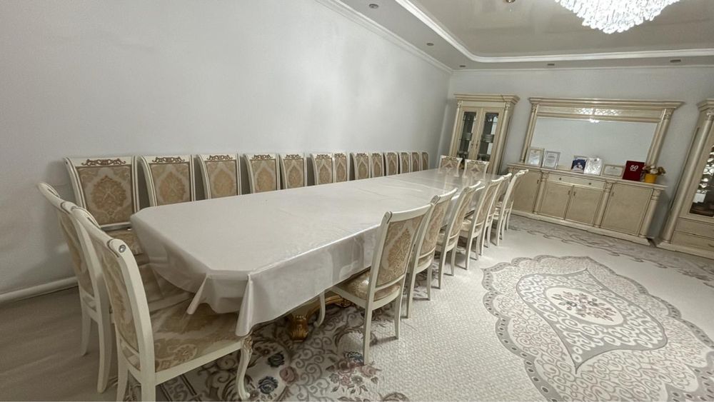 Стол для гостиной