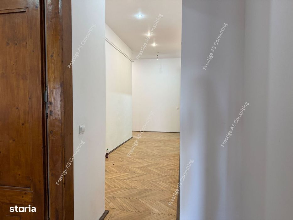 Apartament Patrimonial 150 mp | Balcon cu vedere directa spre Piata Vi