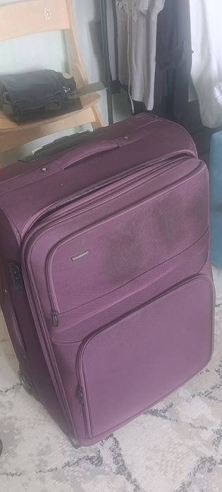 Чемодан продам большой
