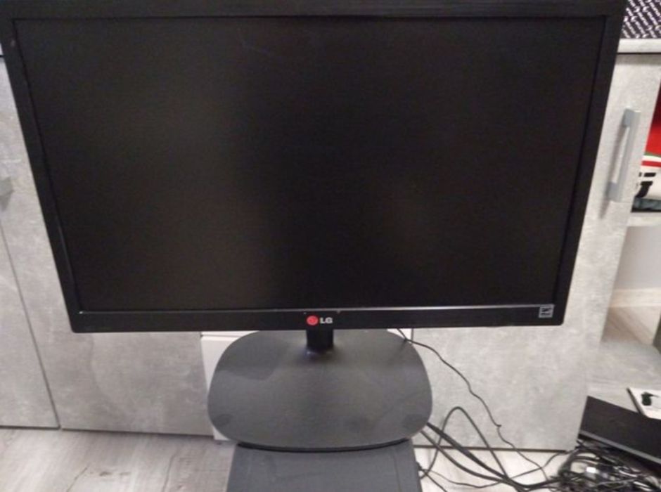 Calculator și monitor