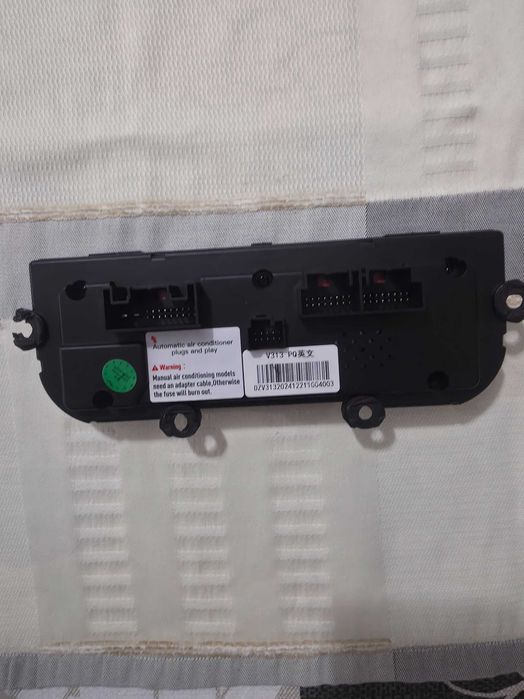 Vând panou de climatizare auto