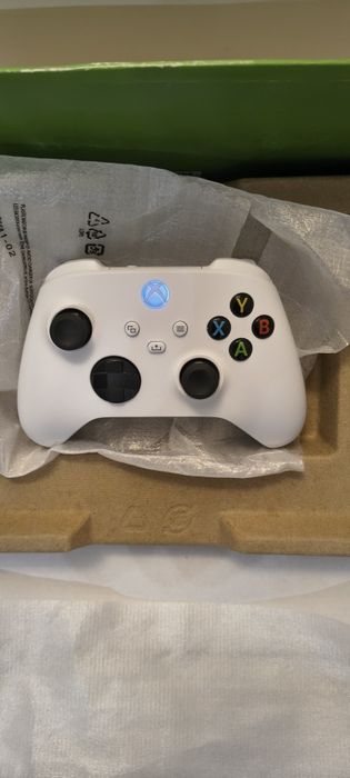Xbox Series S & 1 controller