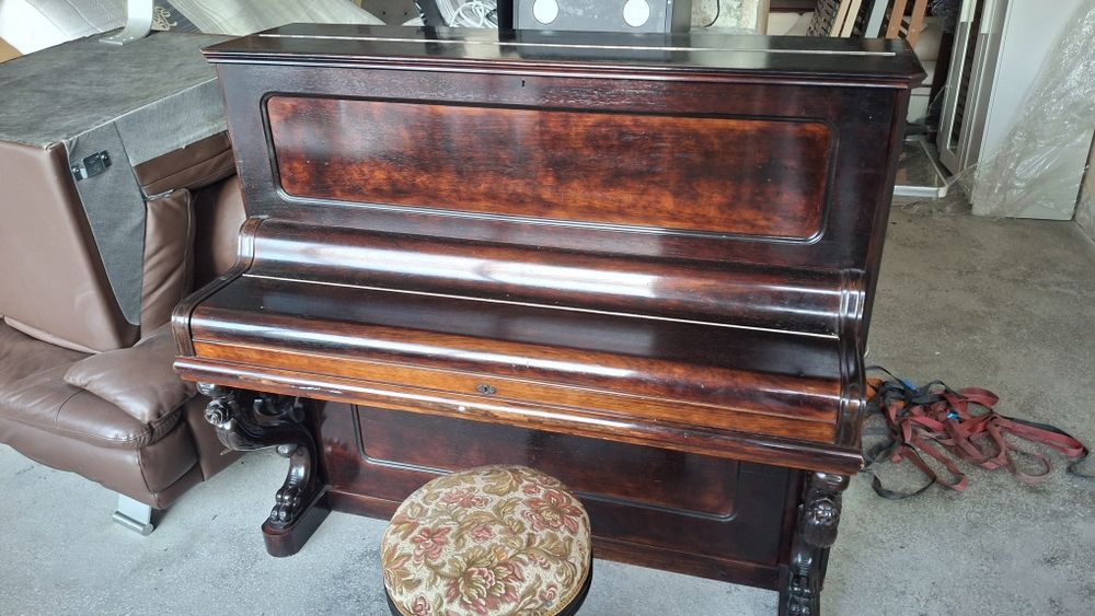 Pian vertical Julius Blüthner – Leipzig (cca. 1890–1900)
Vând pian ver