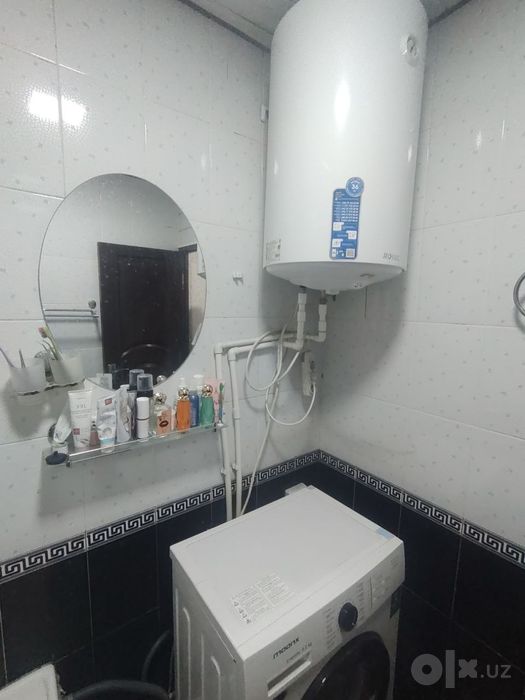 Suroshna 3 xonali uy sotladi