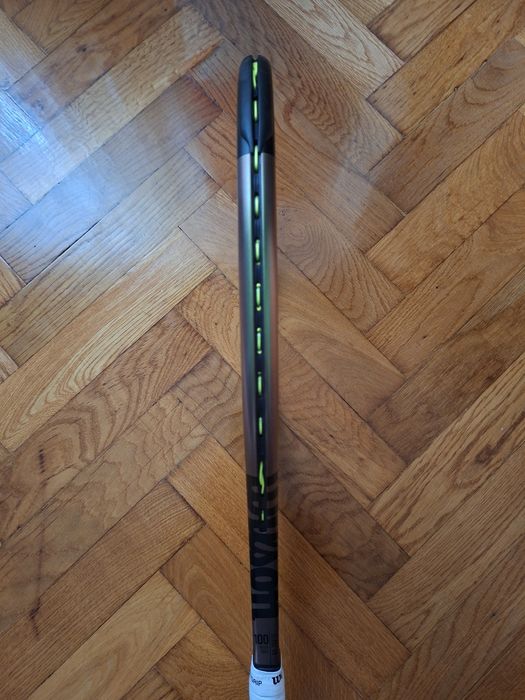 Wilson  Blade  100 V8