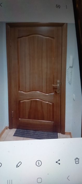 Дверь деревянная