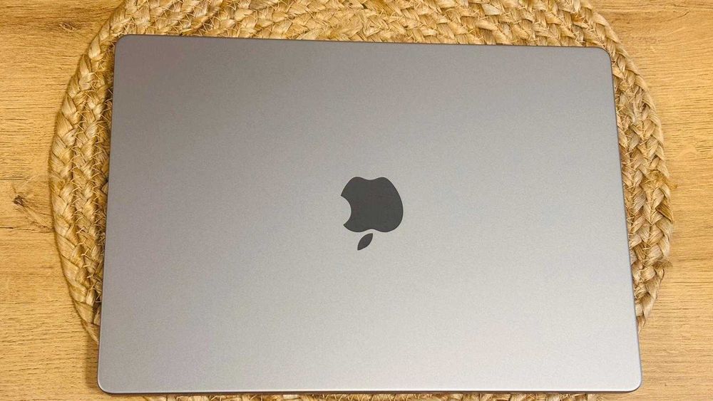 MacBook Pro M3 - 14 inch - 16 GB RAM - 512 GB SSD Bucuresti