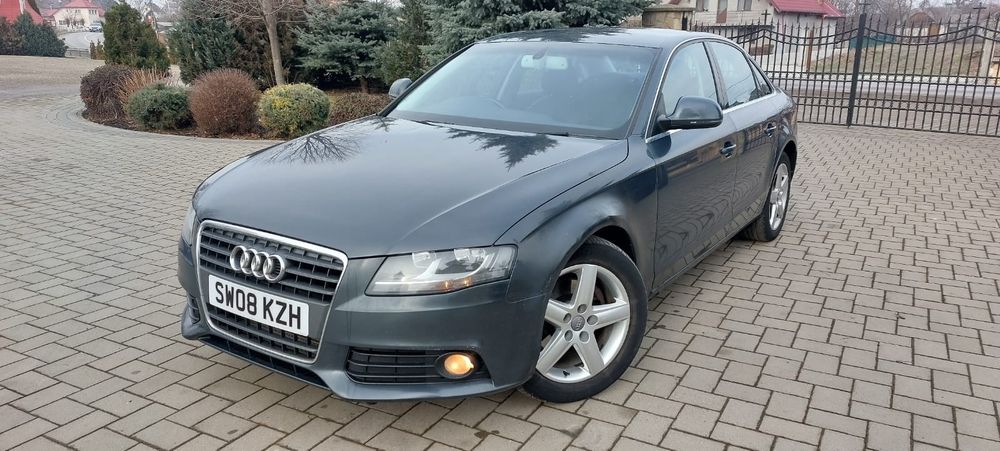 Audi A4 din 2009 motor 2.0  TDI Manual Volan pe dreapta Anglia