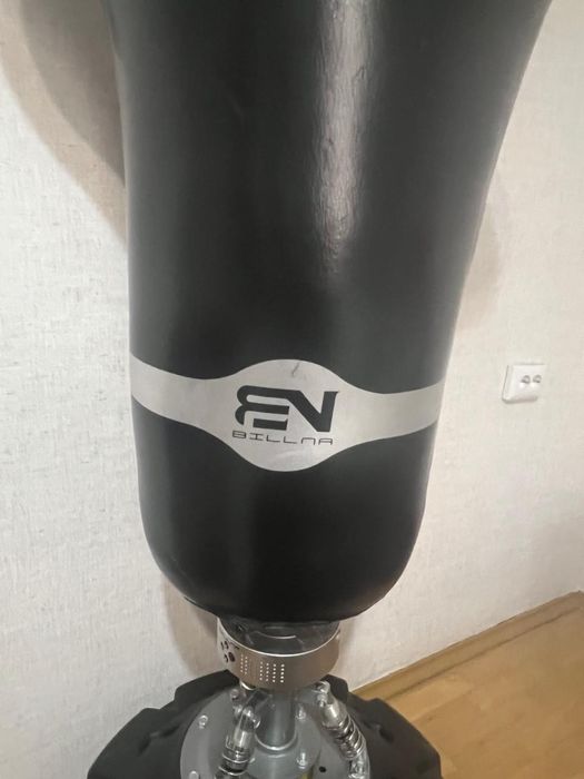 Продам боксерскую грушу напольную