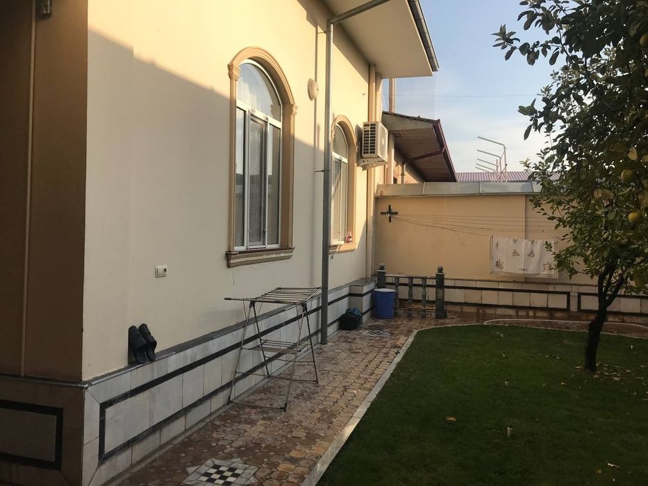 Продаю Янгиабат 4,5 сот 6 ком