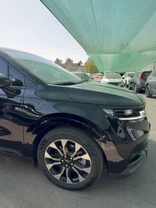 KIA. K A R N I V A L .