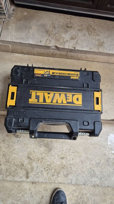 Перфоратор Dewalt D25333