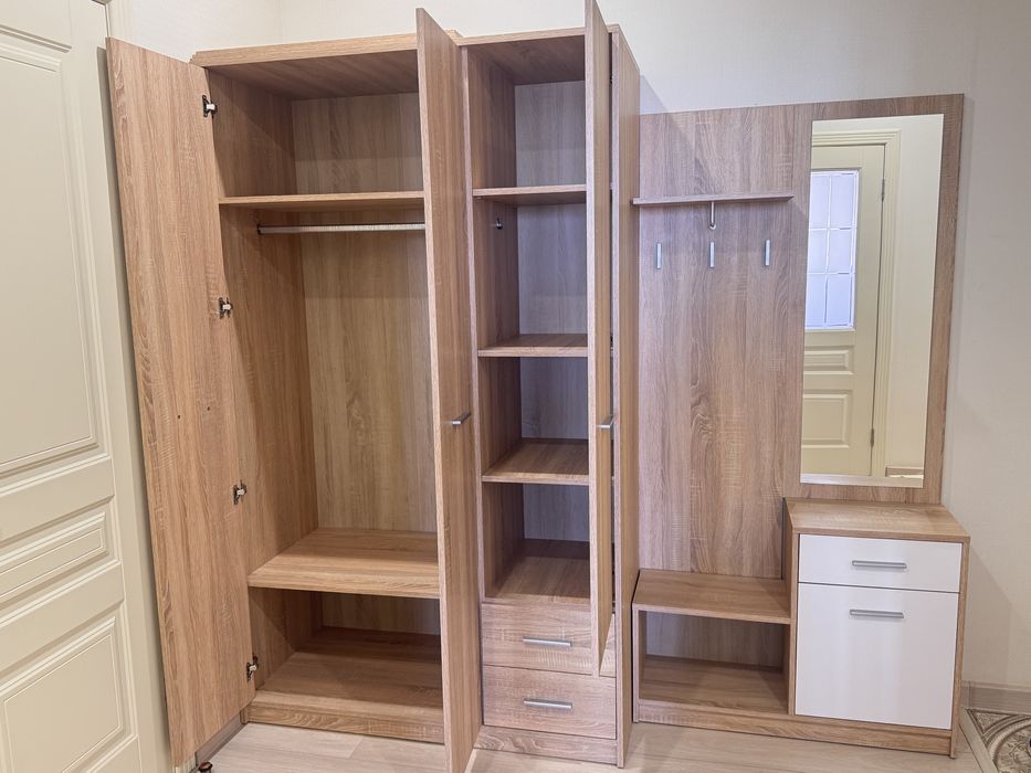 Прихожая.продам срочно.