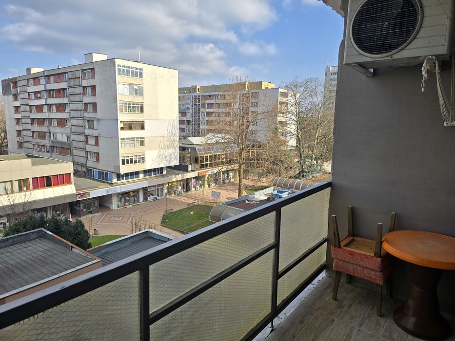 Продава се Двустаен апартамент в Добрич, Център - 67 кв.м за 800 €/кв.м - Снимка #16