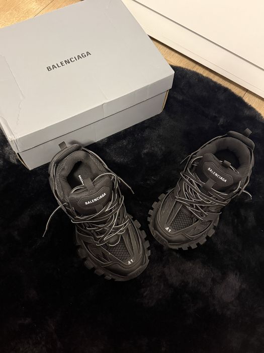 Balenciaga track