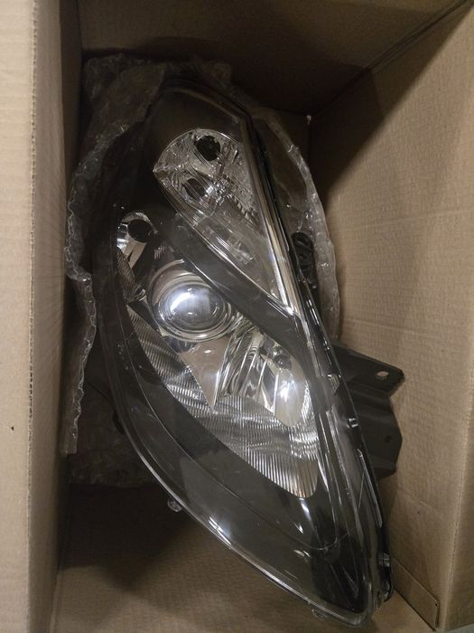 Десен фар Renault Clio 2007 facelift