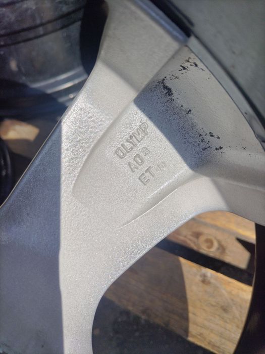 18 цола 5 х 120 мм БМВ - 8,5 инча / ЕТ 40 - ДВУКОМПОНЕНТНИ джанти