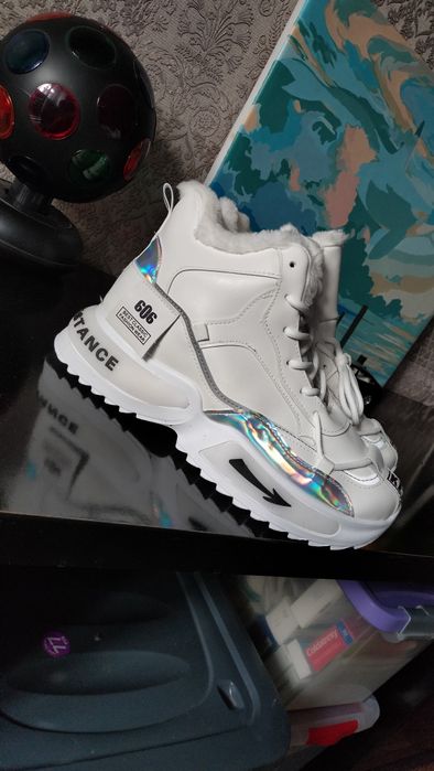 Кроссовки зимние новые